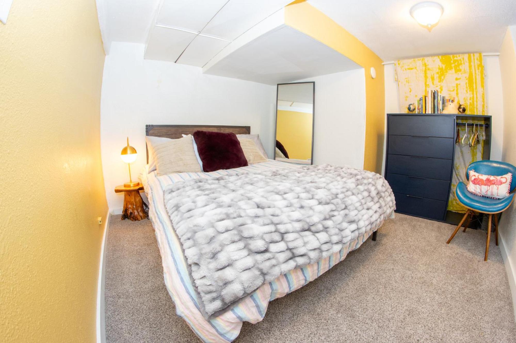 Apartment Sugar House Hideaway By Mountains 3br, Parking, Wi-fi